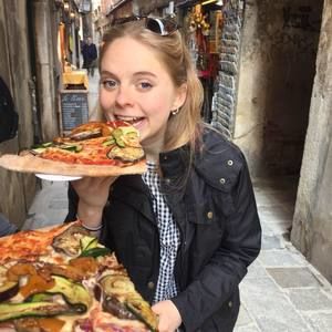 Meet your Posher, Emily